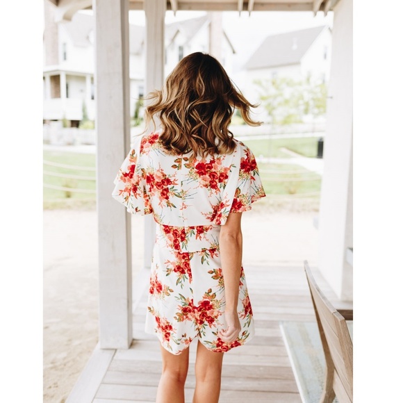 New Coral Floral Romper - Picture 5 of 6